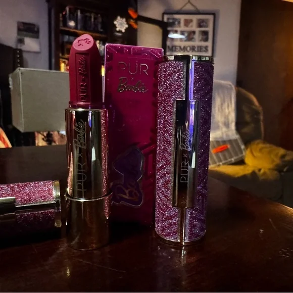 Pur Barbie Makeup Collection - Pink and Red Shades - Picture 3 of 12